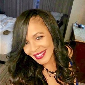 Meet your Posher, Nina